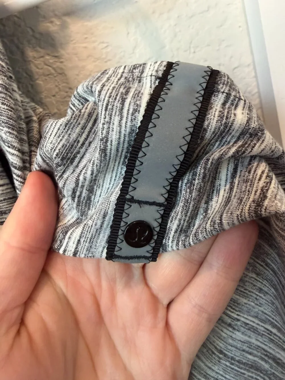 Lululemon Vinyasa Black & White Space Dye Scarf